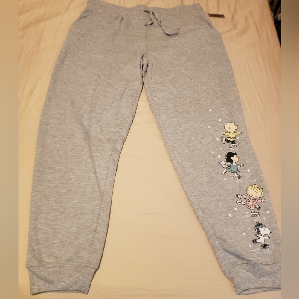 Peanuts Gang Winter theme Jogger pajama pants. NEW